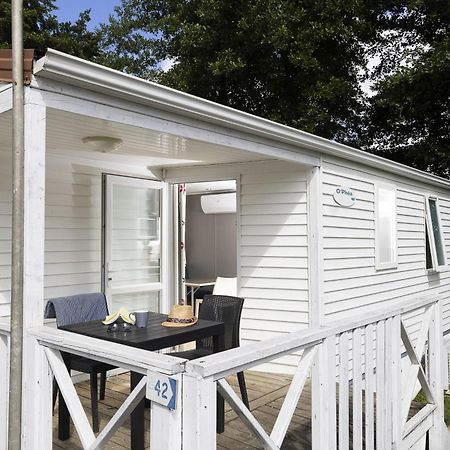 Отель Camping Les Nysades Мирпуа Экстерьер фото